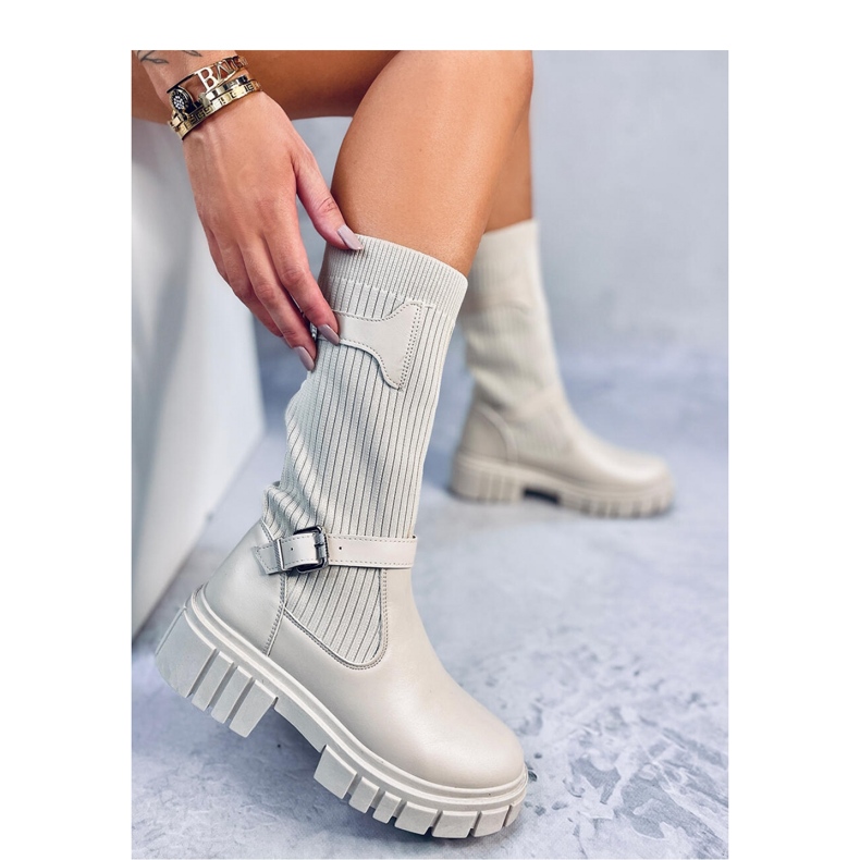 Riding boots with a flexible Beige upper 1