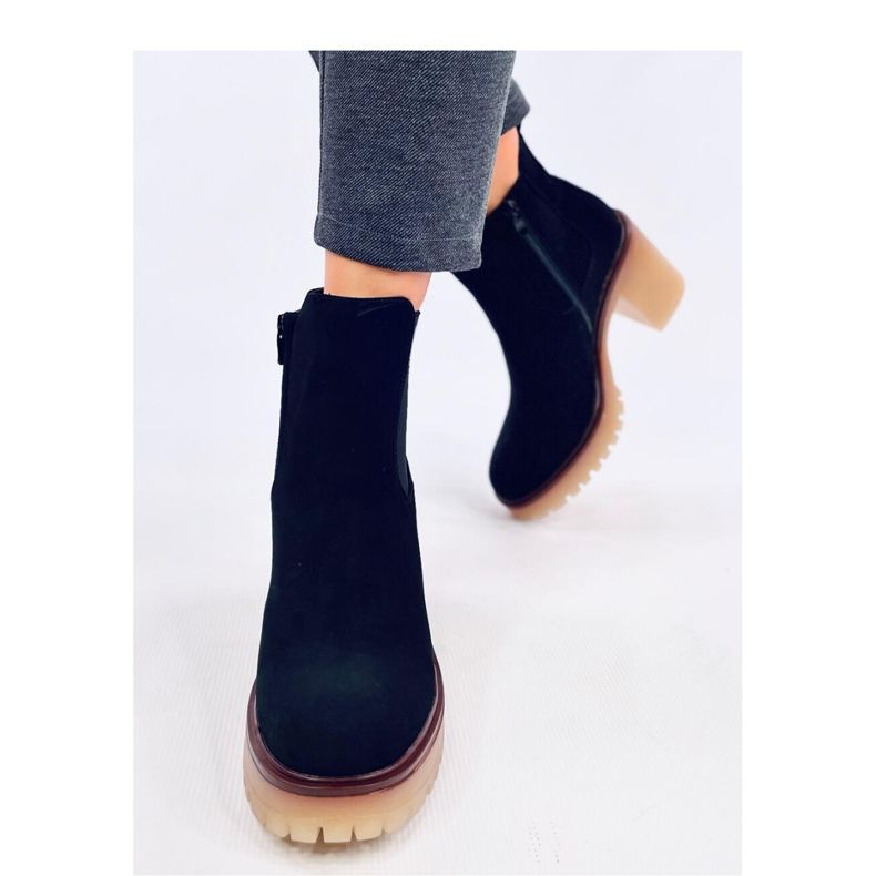 Boots with a wide heel and protector Mattis Black - Inello 2