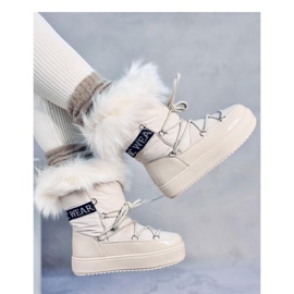Beige fur snow boots 1