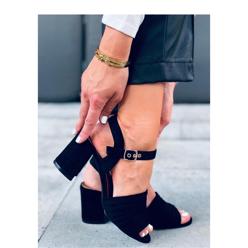 Black heeled sandals 2