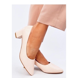 Low-heeled, full-grain pumps beige 1