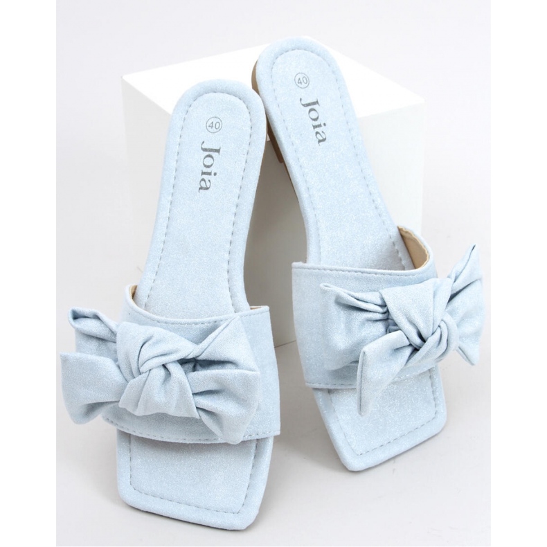 Blue flip-flops with a square sole 1