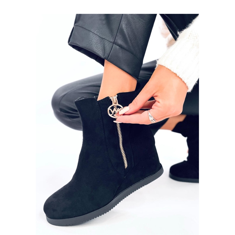 Vavin Black wedge ankle boots with gold zipper - Inello 1