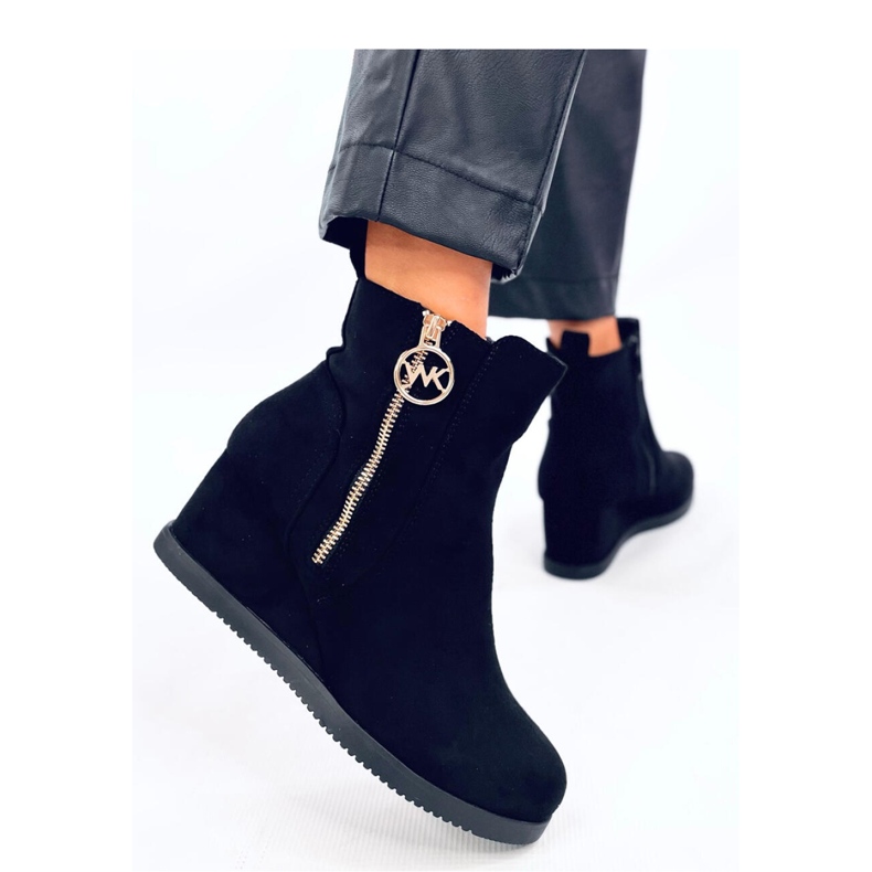 Vavin Black wedge ankle boots with gold zipper - Inello 2