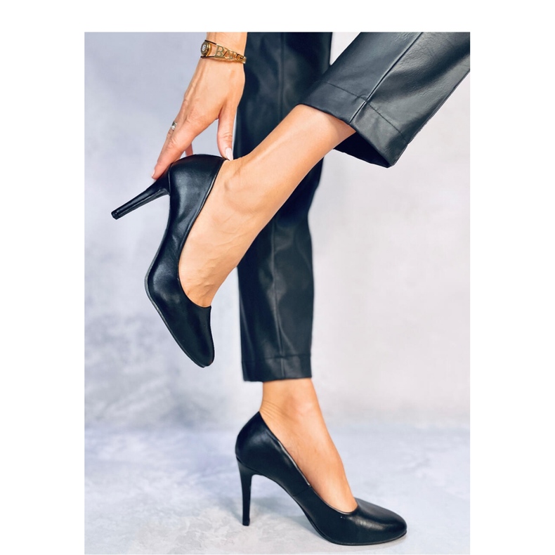 Lindy Black round toe pumps - Inello 2