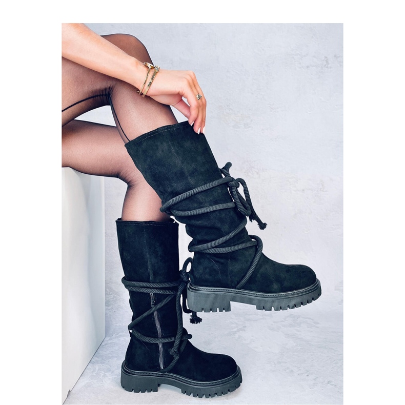 Suede boots with a Spicer Black cord - Inello 2