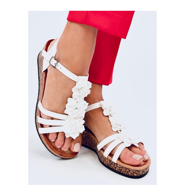 Wedge sandals with flowers White 1
