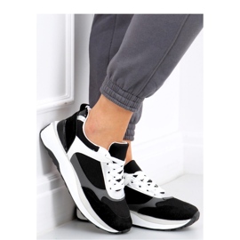Saola Black sports shoes - Inello 2