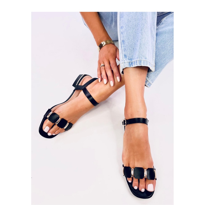 Black low-heeled sandals 1