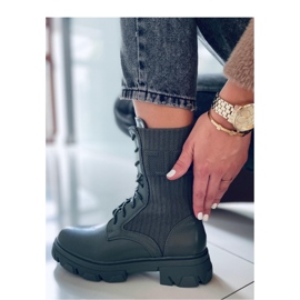 Workers with a flexible upper Calling Green - Inello 2