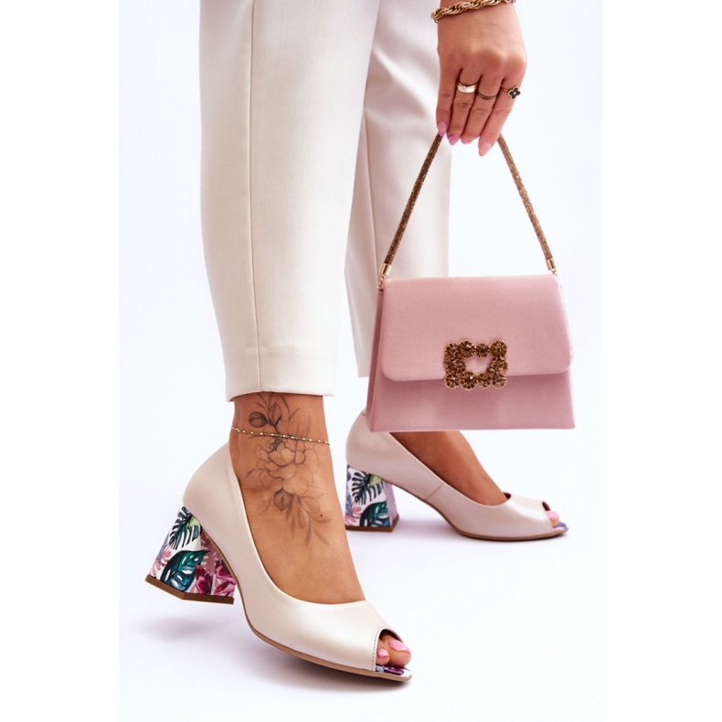 Pumps Model Lewski Shoes 2608/K Beige Perła - Step in style 2
