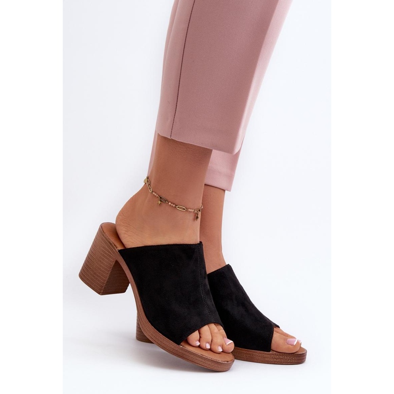 Elegant Black high-heeled flip-flops 1