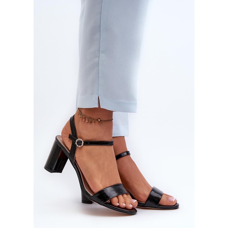 Jezzi Women's sandals on the post black 1