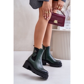 Model Zazoo Dark Green boots black 1 Model Zazoo Dark Green boots black 1