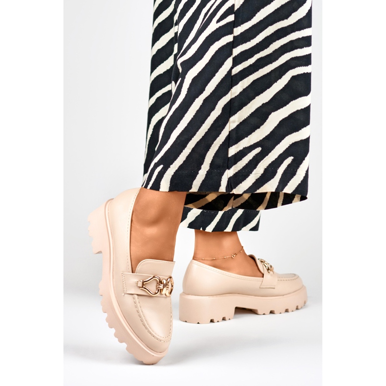 Beige shoes with decoration B2733BE 1