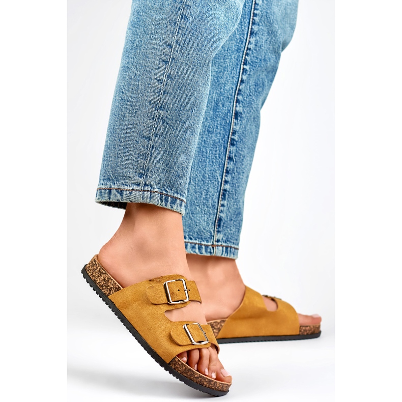 Women's flip-flops made of eco-suede 98-179C camel brown 1