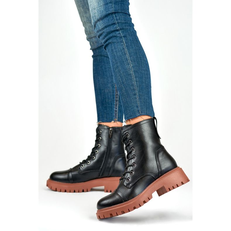 Workers Model Brigitte 250044OR-PU Black/Orange - PRIMO 2