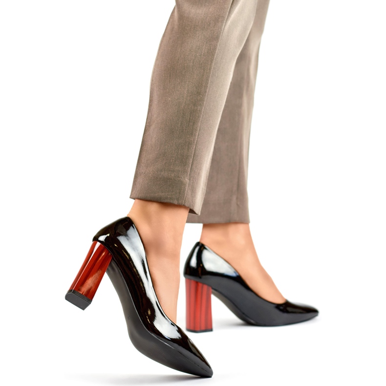 Lacquered pumps GD-FL486B-B black 1