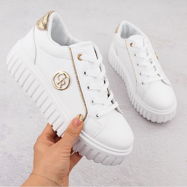 News shoes on the 4757 EVE459 platform white 1