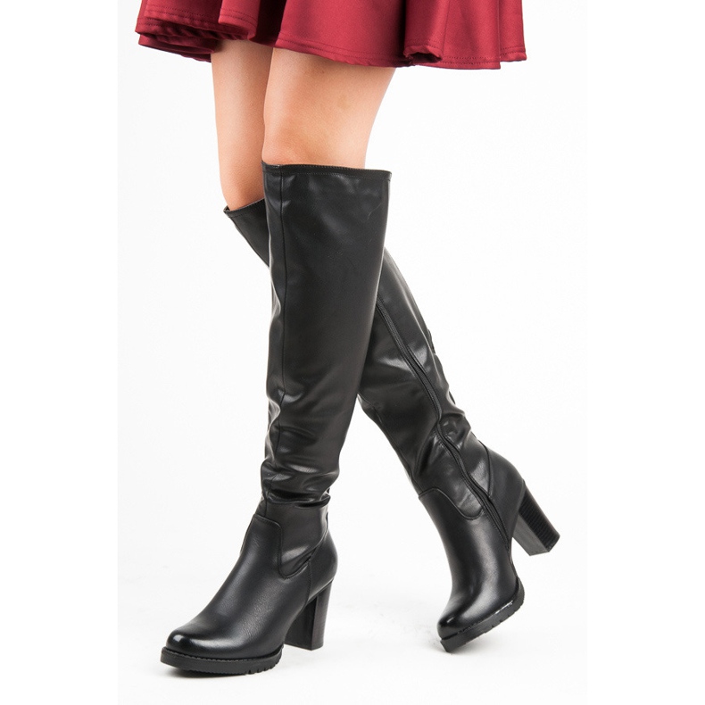 Vinceza Black boots on the post 1