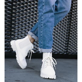 Light beige insulated ankle boots by Brayna 2