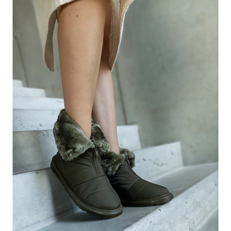 Green insulated snow boots with a collar from Edidda 2