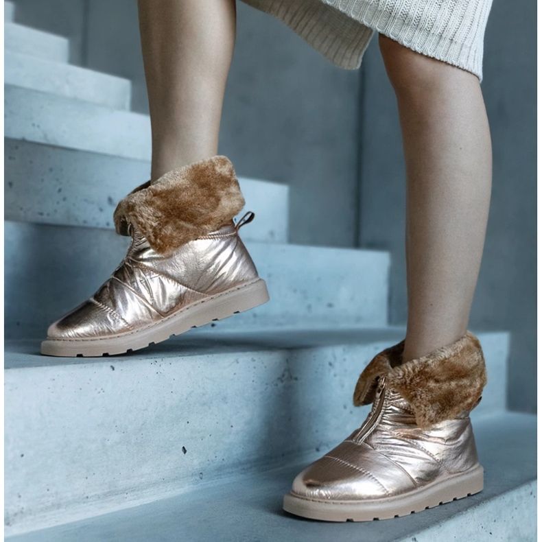 Edidda gold insulated snow boots with a collar golden 1