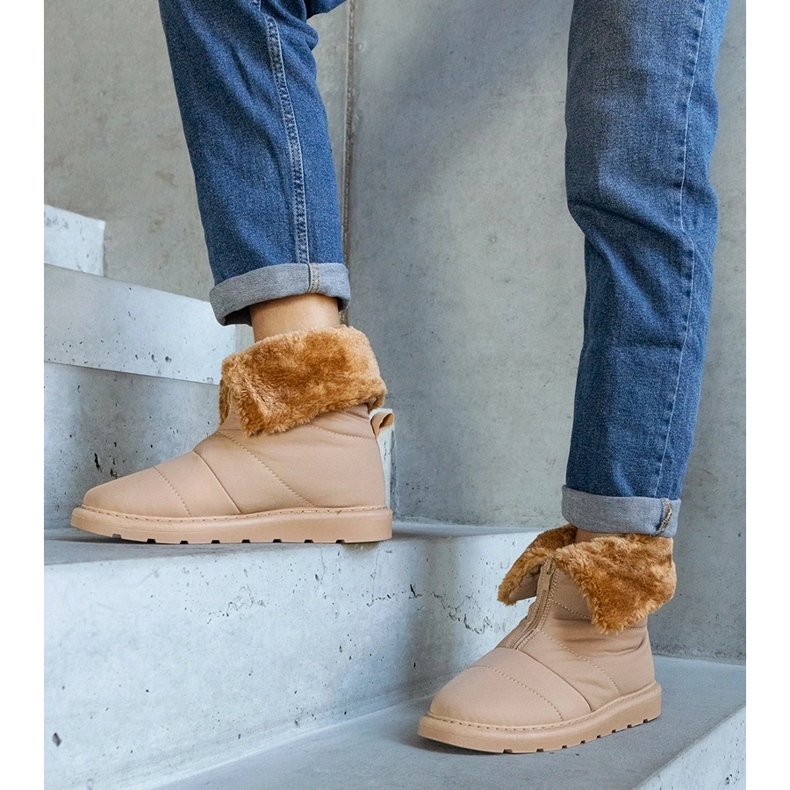 Beige insulated snow boots with a collar from Edidda 1