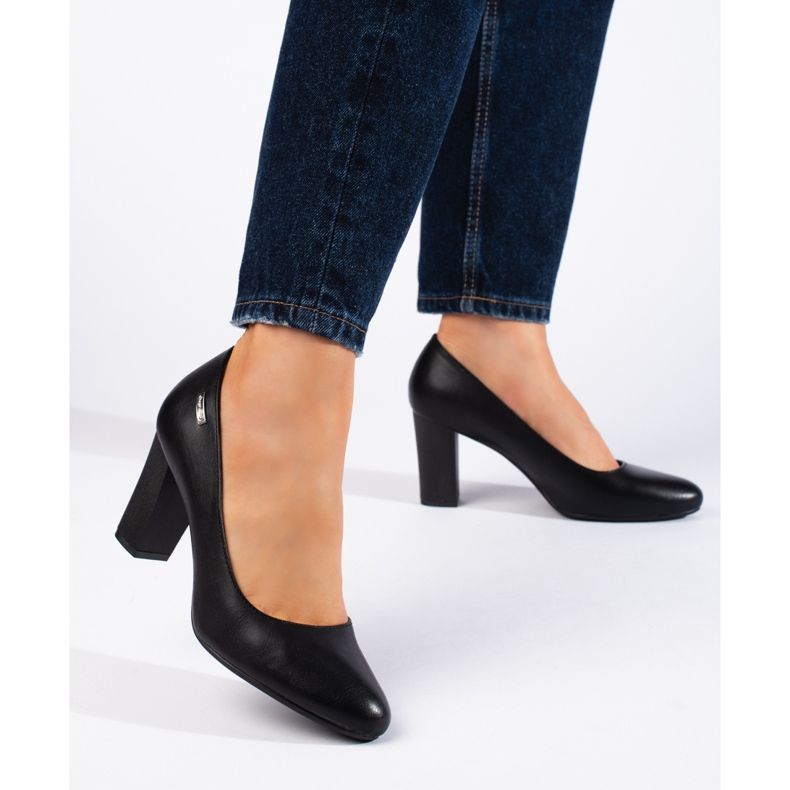 Black women's high-heeled pumps by Sergio Leone 1