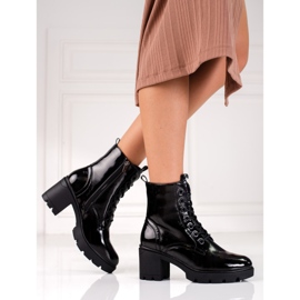 Women's patent leather workers' boots with a heel black 1