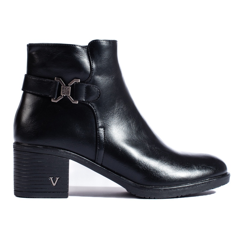 Black elegant ankle boots by Potocki 1