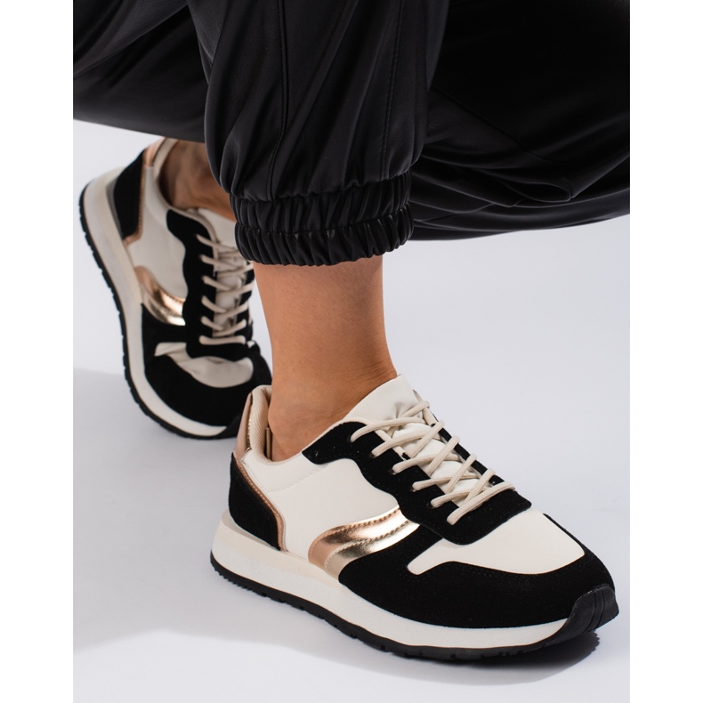 Women's black sports shoes 2 Women's black sports shoes 2