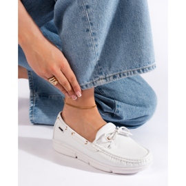 Goodin Comfortable white women's moccasins 1 Goodin Comfortable white women's moccasins 1