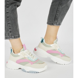 Women's sports shoes with a thick sole green 1