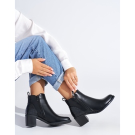 Black elegant ankle boots 2