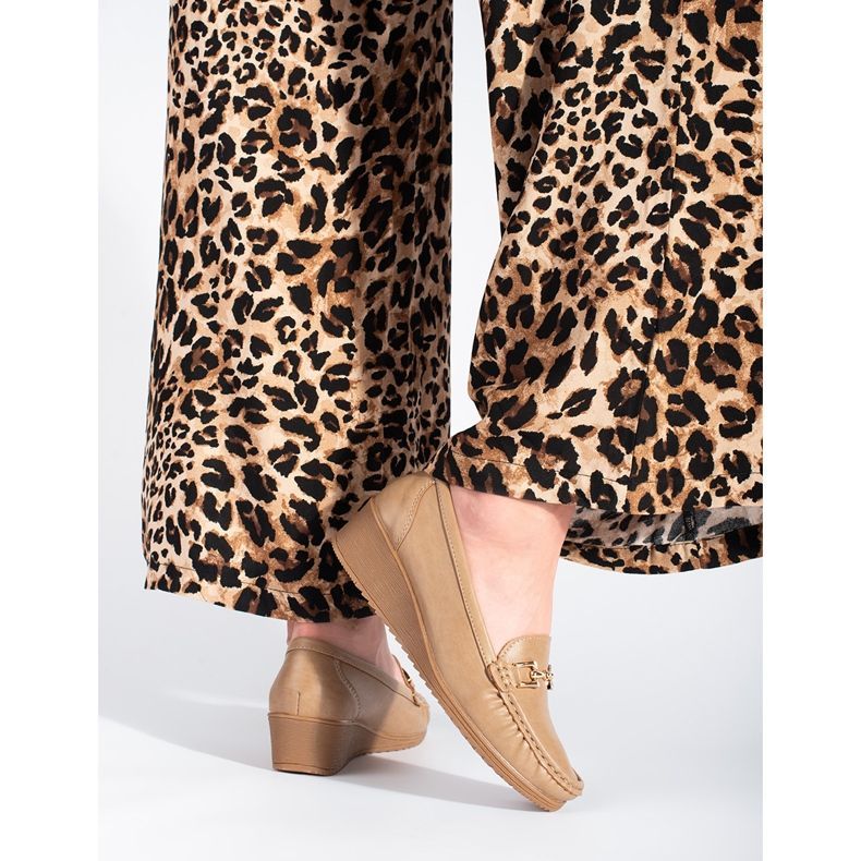 Beige women's moccasins with buckle 2