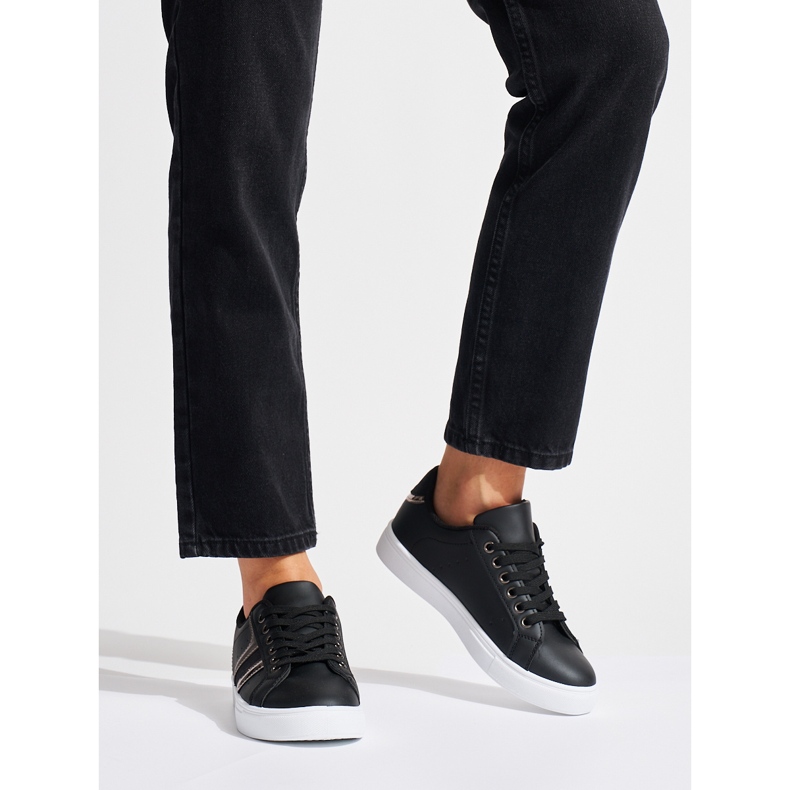 Black comfortable sports shoes 2