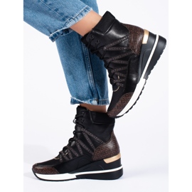 Women's sports boots on the Vinceza wedge black 2