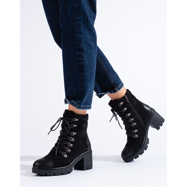 Insulated women's work boots made of ecological suede black 1