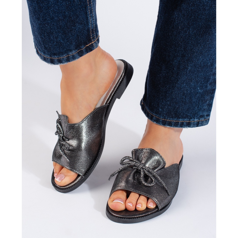 Silver shiny women's flip-flops 1