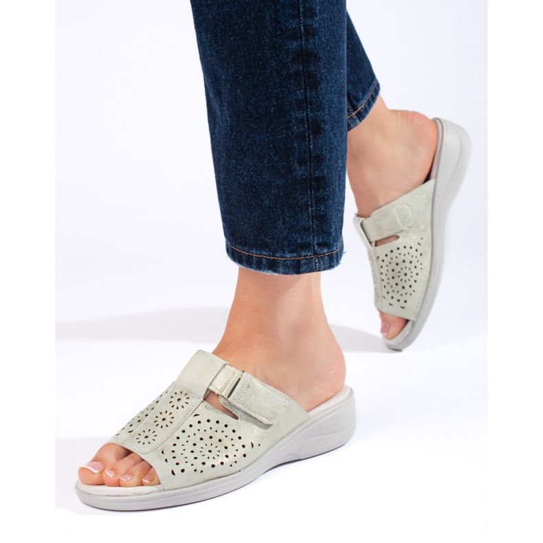 Women's openwork flip-flops with a comfortable wedge grey 1