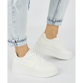 White women's platform sports shoes 1 White women's platform sports shoes 1