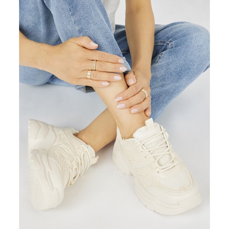 Cream sneakers with a thick sole beige 1 Cream sneakers with a thick sole beige 1