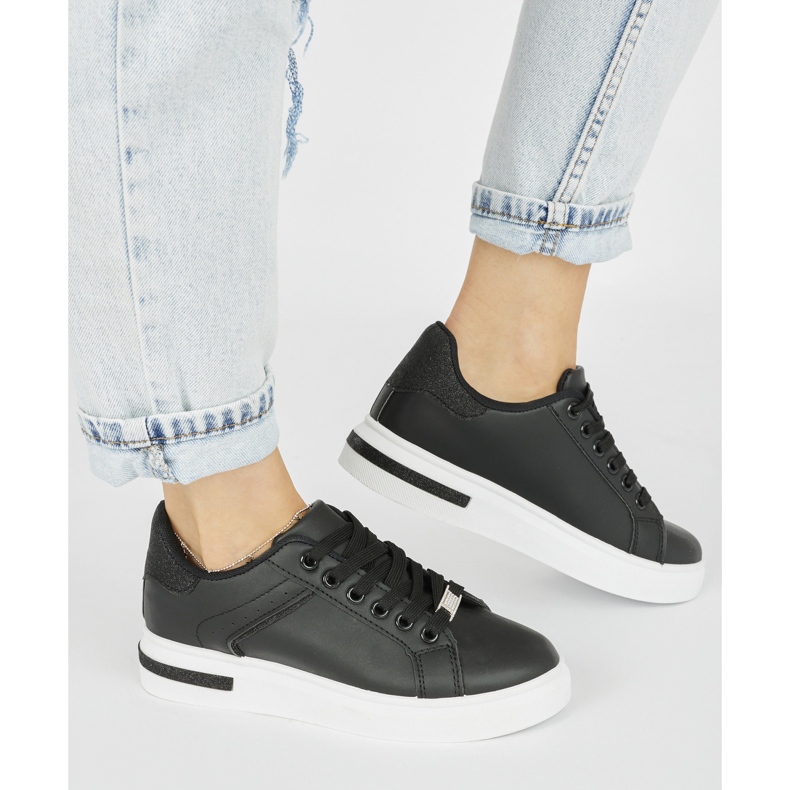 Women's black sports shoes 2 Women's black sports shoes 2