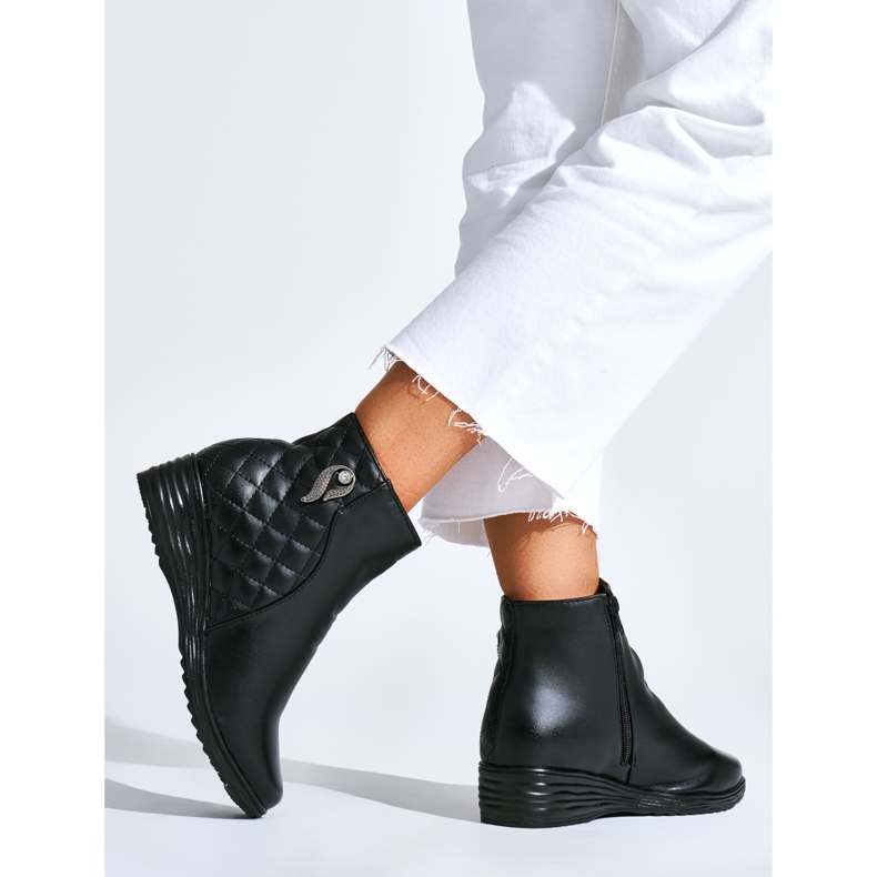 Comfortable black wedge boots 2