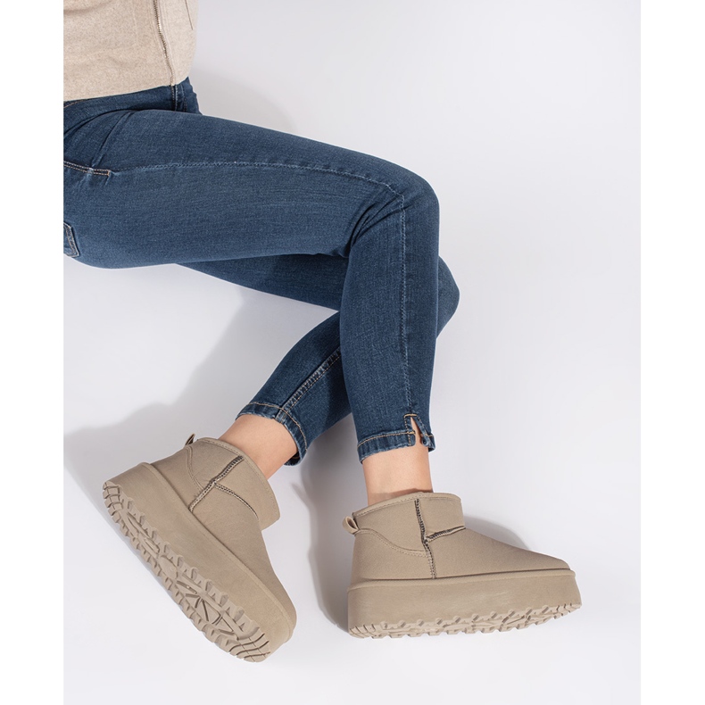 Seastar Beige insulated women's snow boots with a platform 2