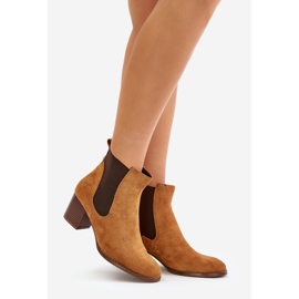 Chelsea boots on the eco suede post Camel brown 1