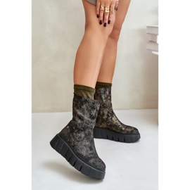Leather Women's Boots On A Massive Platform Maciejka 06766-09 Khaki green 2
