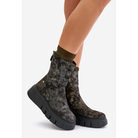 Leather Women's Boots On A Massive Platform Maciejka 06766-09 Khaki green 1