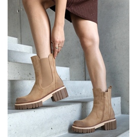 Beige massive platform boots with abrasions from Sholla 2